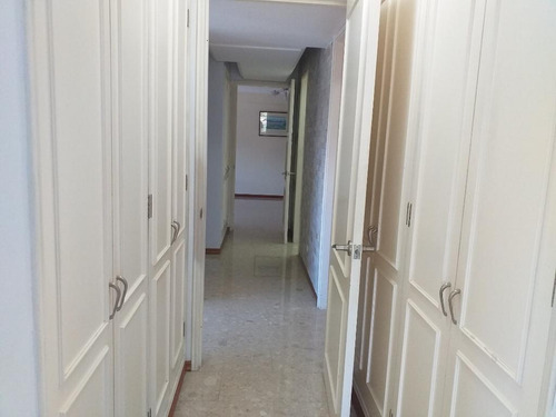 Vendo Precioso Apto. En Los Geranios, Mun. El Hatillo. 128 M