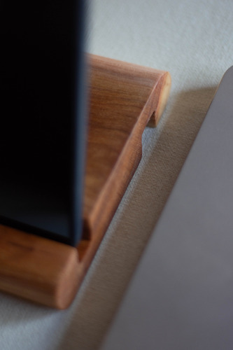 Soporte Para Movil , Tablet Madera Lenga