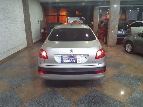 Peugeot 207 1.4 Xr Passion 8v Flex - 2011