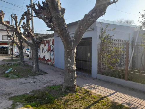 Local Con Vivienda En Venta En Libertad