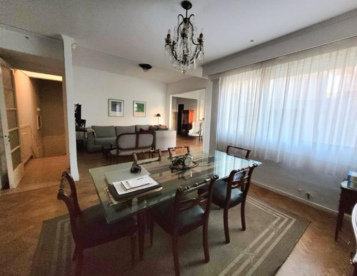 Casa En Venta - 3 Dormitorios 2 Baños - 210mts2 - La Plata