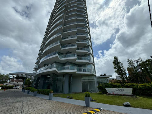 Departamento De 4 Dormitorios En Sunrise Punta Del Este - Alquiler