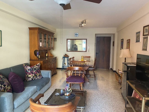 Imagen 1 de 9 de Espectacular Y Amplio Apartamento En La Candelaria