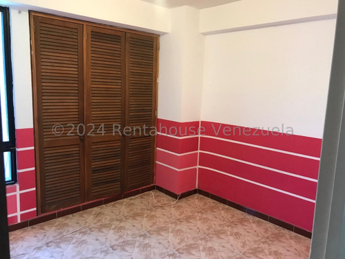 Apartamento En Venta Urb. Miranda Jose Carrillo Bm Mls #25-200