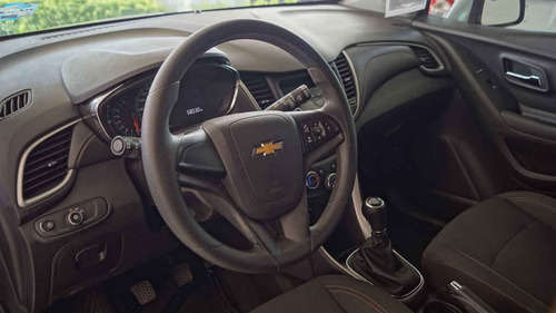 Imagen 9 de 15 de Chevrolet Trax 2018 5p Ls L4/1.8 Man