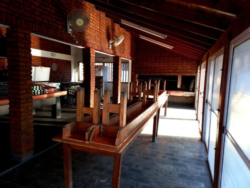 Imagen 18 de 24 de Casa En Venta. 5 Ambientes, Jose C Paz Centro.
