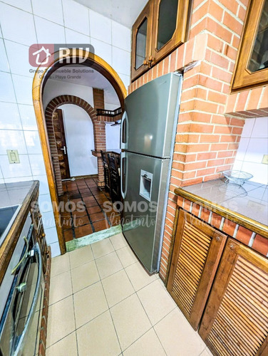 Alquiler - Apartamento En La Urb. Camuri Chico, Macuto, Estado La Guaira.
