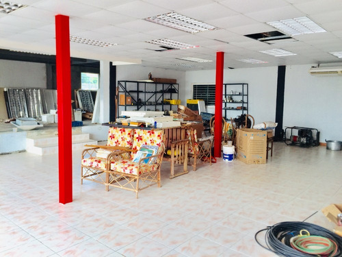 Imagen 4 de 14 de En Venta O Alquiler 715 M2. Galpón Con Oficinas, Exhibición, Av. Bella Vista