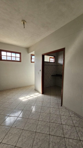 Prédio Com Três Apartamentos Por R$650.000,00