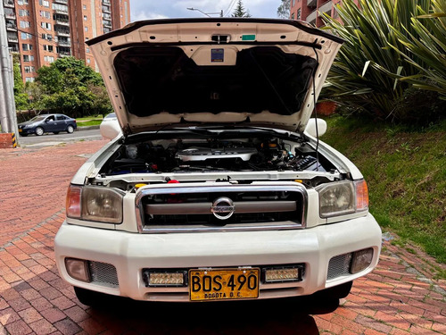 Nissan Pathfinder 3.5 Se Blindaje 3 At