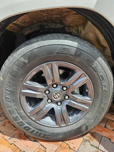 Toyota Hilux 2.4 Diésel 4X4
