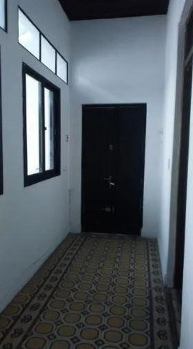Casa Venta 2 Dormitorios 1 Baño 1 Cochera Y Patio 80 Mts 2 Cubiertos - Terreno 102 Mts 2- La Plata