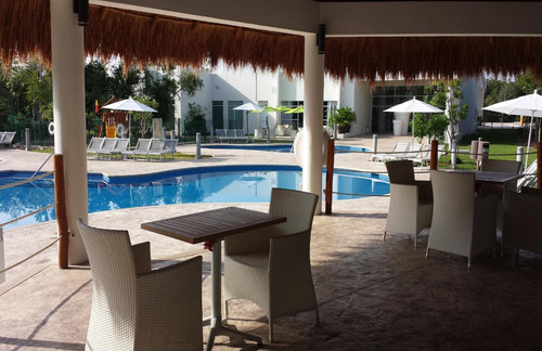 Terreno En Venta En Cancún, Lagos Del Sol, Lujoso Residencial