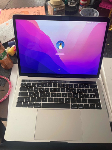 Laptop Macbook Pro Touch Bar 2017 Con 8 Y 500 En Caja
