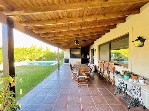 Imagen 3 de 22 de Casa En Venta - Barrio Barbarita