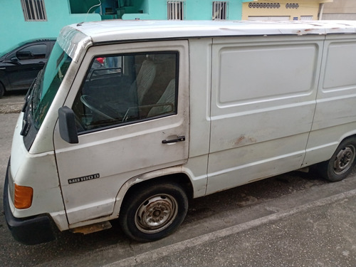 Imagem 1 de 1 de Mb 180 Mercedes. Ano 1996