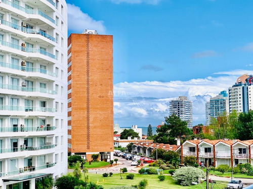Imagen 3 de 18 de Apartamento En Punta Del Este, Con Parrillero Propio