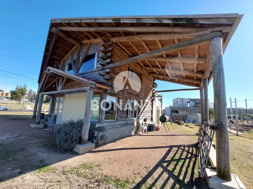 Cabaña En Venta, Piriápolis. Padrón Único. Posibilidad De Financiación