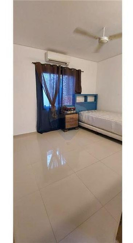 Imagen 10 de 14 de Vendo Casa Con Piscina En Laurelty, Luque: 3 Habitaciones