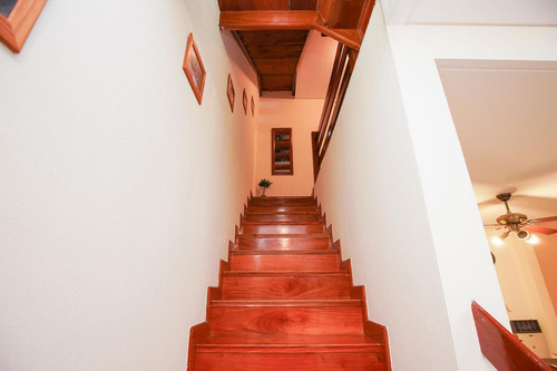 Venta | Amplio Duplex De 3 Dormitorios Playroom. Jardín Propio.