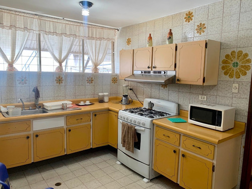 Imagen 4 de 7 de Agradable Qta. En Venta En Urb. Prados Del Este.
