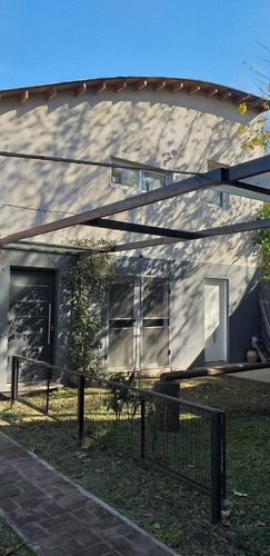 Imagen 5 de 6 de Complejo Conformado Por 4 Propiedades Emplazadas En Un Lote
