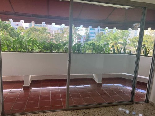 Alquiler Apartamento De 2 Habitaciones Sin Amueblar, Bella Vista, Santo Domingo