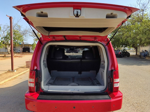 Imagen 6 de 14 de Jeep Cherokee Limited 4x4 Kk