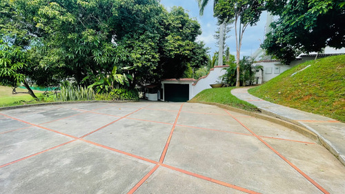 Valle Arriba/ Calle Cerrada/terreno En Venta/precio De Oportunidad