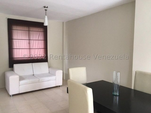 Imagen 15 de 30 de Casa Remodelada Cercana Al Centro Comercial Las Trinitarias, En Conjunto Cerrado De Alto Prestigio. Mls: 22-25424 Maritza 04245105659