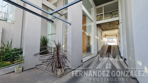Imagen 2 de 8 de Venta De Cochera Fija En Banfield Centro