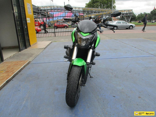 Moto Bajaj Dominar D 400