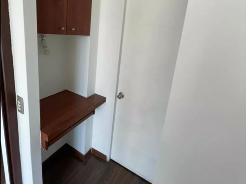 Piso 6 - Calle Lira .