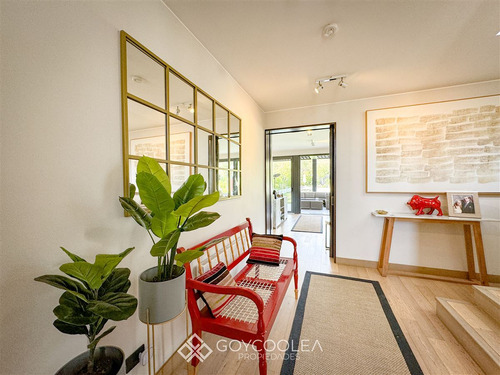 Casa En Venta De 4 Dorm. En Lo Barnechea