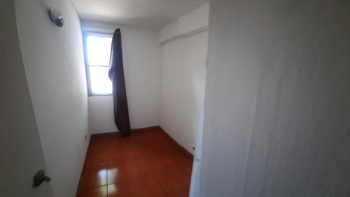 Condominio Las Palmas , Depto. Con Estacionamiento