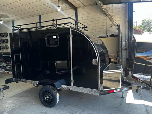 Carreta Bau Em Acm / Porta Lateral Janela Bagageiro E Caixa