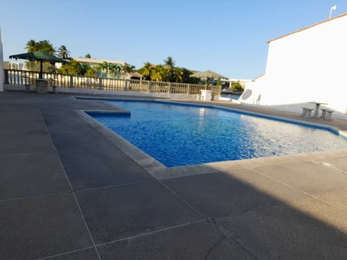 Imagen 13 de 14 de Aguamarina Solo Clientes