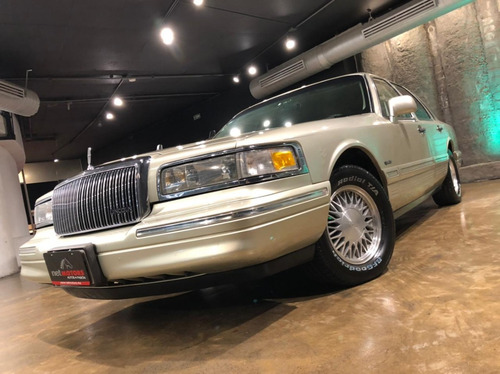 Imagen 2 de 15 de Ford Lincoln Town 1997