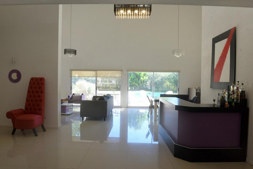 Venta Casa De 5 Ambientes En Barrio La Montura Pilar