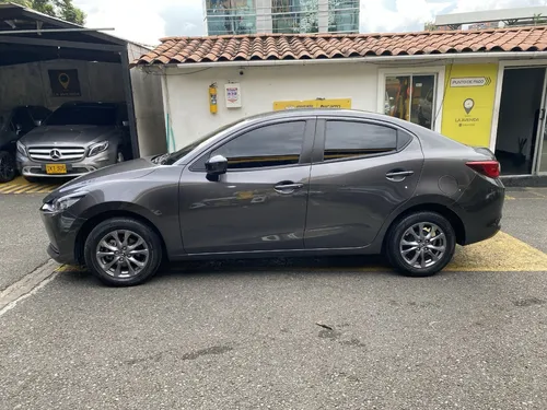 Mazda 2 1.5 Touring Mt 2021