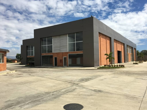Imagen 8 de 12 de Yohandys Castillo Vende Complejo Industrial De Galpones