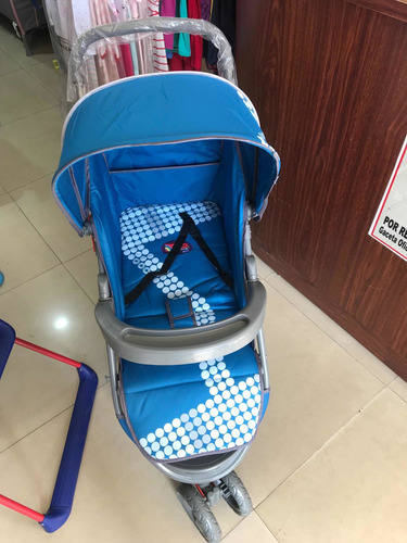 Imagen 1 de 2 de Coche Para Bebés Pocholin Tres Ruedas