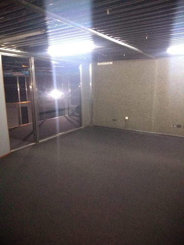 Imagen 6 de 14 de Excelente Local Comercial Sobre Av. Triunvirato
