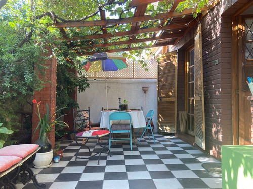 Casa En Venta De 5 Dorm Estilo Ley Pereira