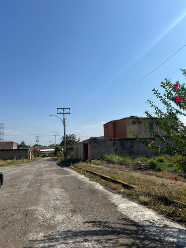 Terreno En Venta 300m2 Mañongo, Cerca A Calle El Hambre. Aa 