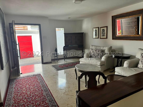 V Casa En Venta En Los Chorros