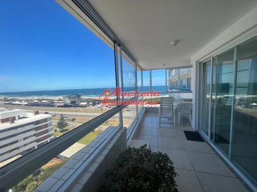 Piso Alto Frente Al Mar Con Parrilla Propia.