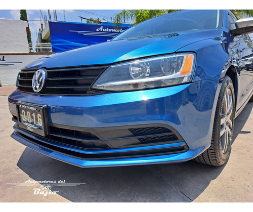 Volkswagen Jetta 2.0 L4 At