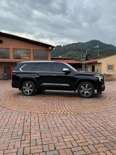 Toyota Sequoia 3.5 V6 Capstone