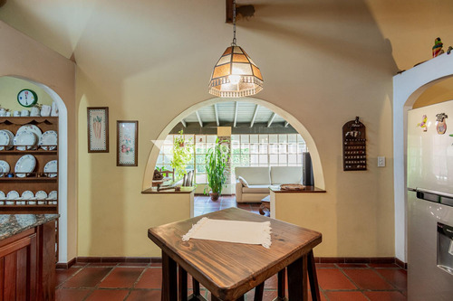 Venta Casa 5 Ambientes En Haedo Sur